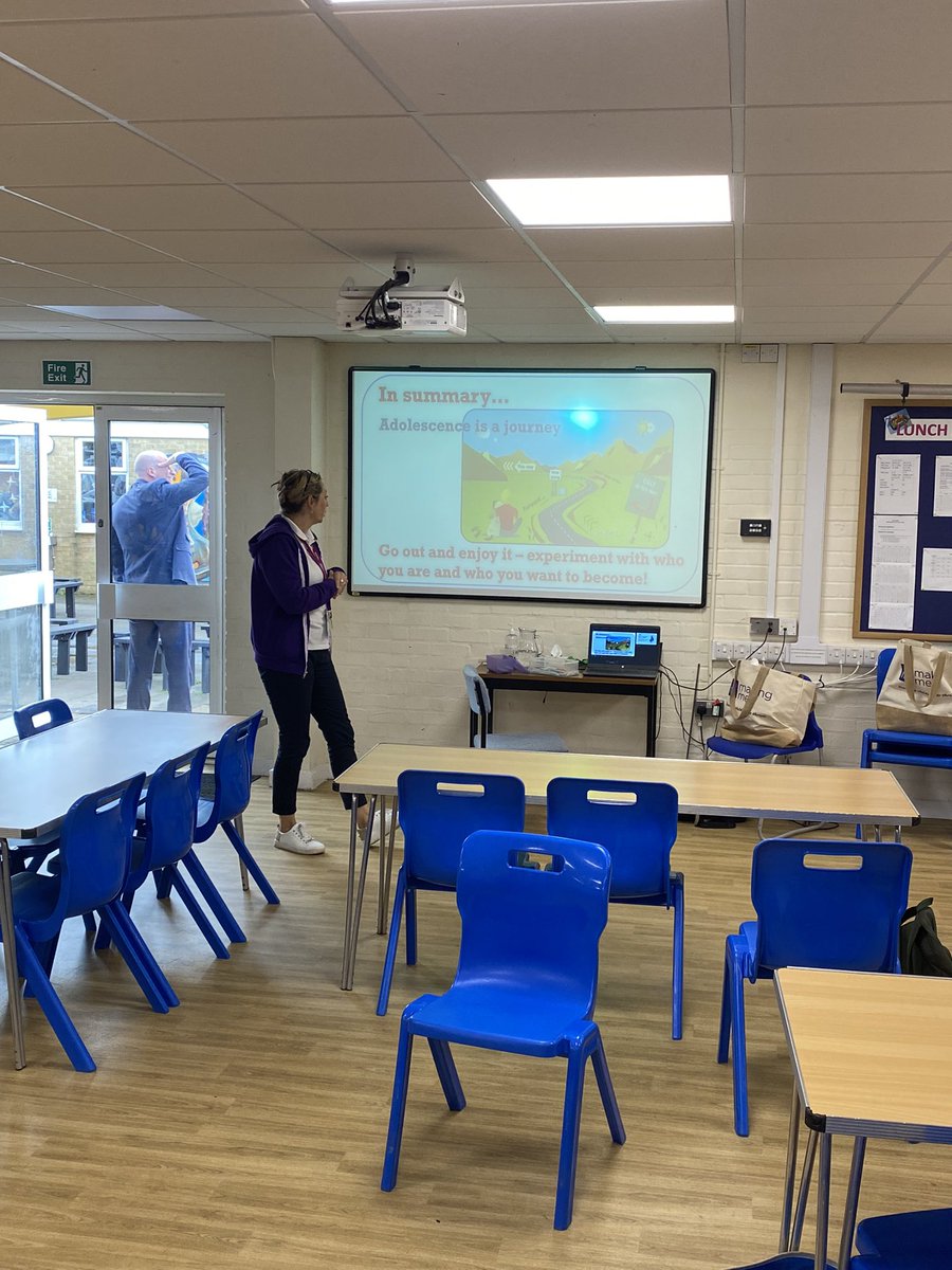 makingmecharity's tweet photo. Helen and Liz delivering the ‘Adults in L plates’ workshop assisted by Matt this morning at Holywell. Back again tomorrow to do the final year 8 classes- 180 students in total!
#workshop #moveup #makingme #teaching #education #mentalhealth https://t.co/uvgNjo3OhA