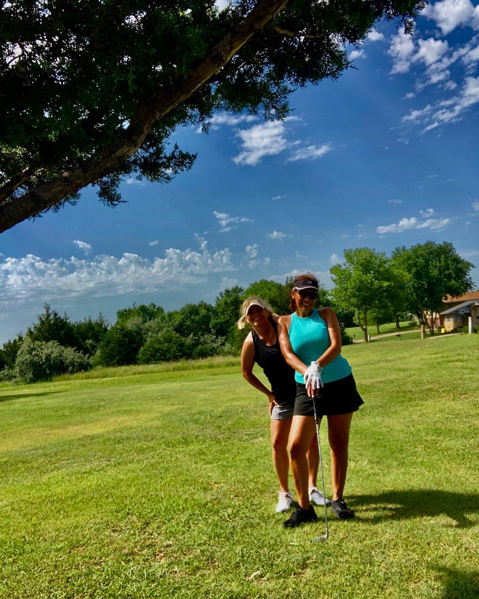 StafsheilaS's tweet photo. A fun weekend of Friends and Golf ⛳️ #golf #bestfriends #golfcourse #funtimes #hottestdayoftheyear https://t.co/UZMyict6am