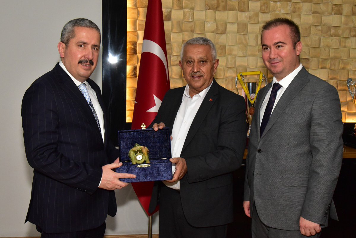 mahmutgurcan's tweet photo. 📍Afyonkarahisar

Tarihi Kalesi, rengarenk konakları ile Afyonkarahisar’da, Belediye Başkanımız Sayın Mehmet Zeybek’i ziyaret ederek, belediye çalışmaları, hizmetleri ve projeleri hakkında istişarelerde bulunduk.

Kıymetli Başkanımıza nazik karşılamaları için teşekkür ederim. https://t.co/Zgr01IlnXM