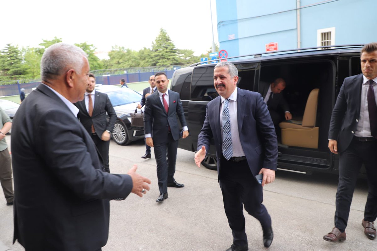 mahmutgurcan's tweet photo. 📍Afyonkarahisar

Tarihi Kalesi, rengarenk konakları ile Afyonkarahisar’da, Belediye Başkanımız Sayın Mehmet Zeybek’i ziyaret ederek, belediye çalışmaları, hizmetleri ve projeleri hakkında istişarelerde bulunduk.

Kıymetli Başkanımıza nazik karşılamaları için teşekkür ederim. https://t.co/Zgr01IlnXM