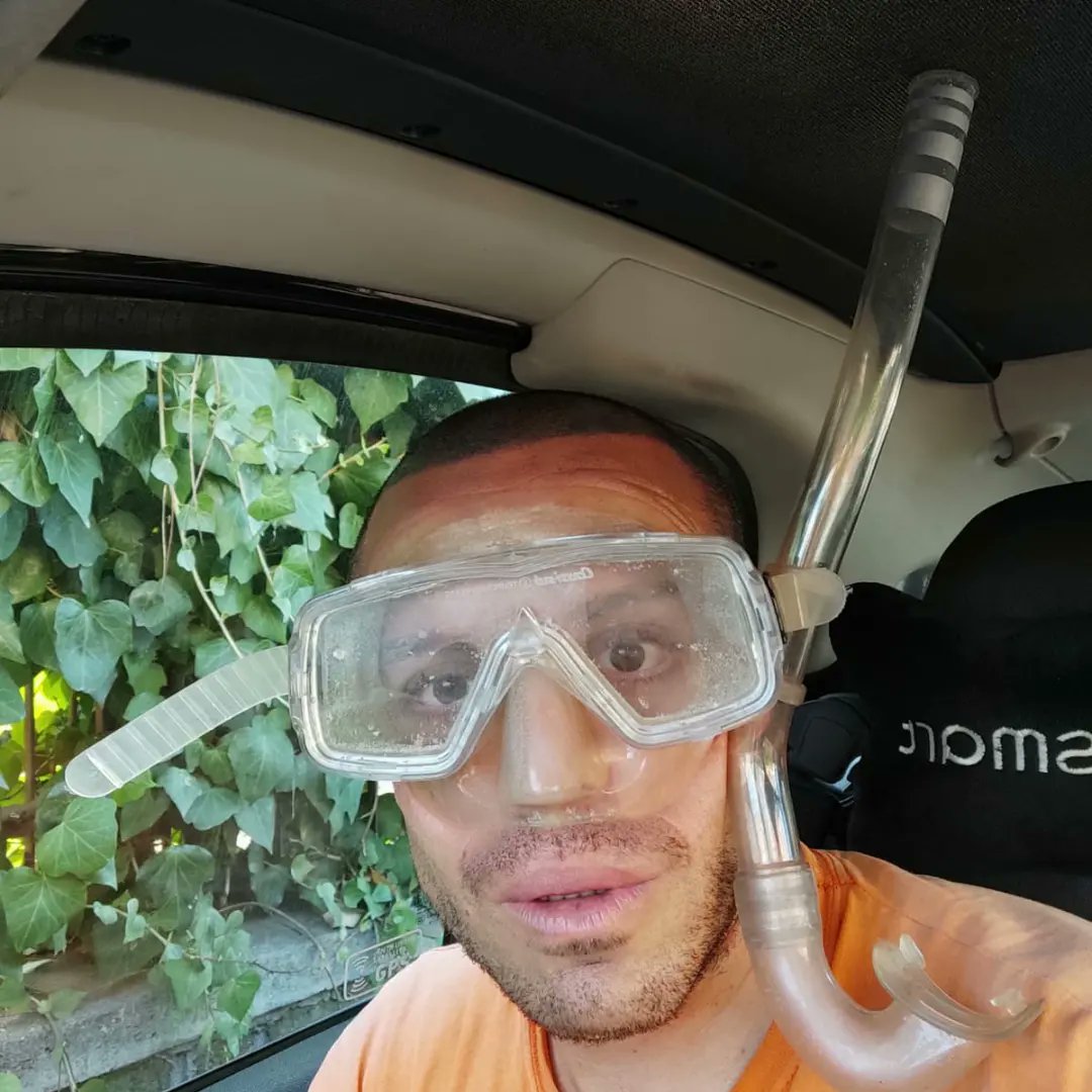 BorgorossoFc's tweet photo. Ci vuole coraggio a chiamarla squadra... 😂😂 https://t.co/82Jv0c0D9P