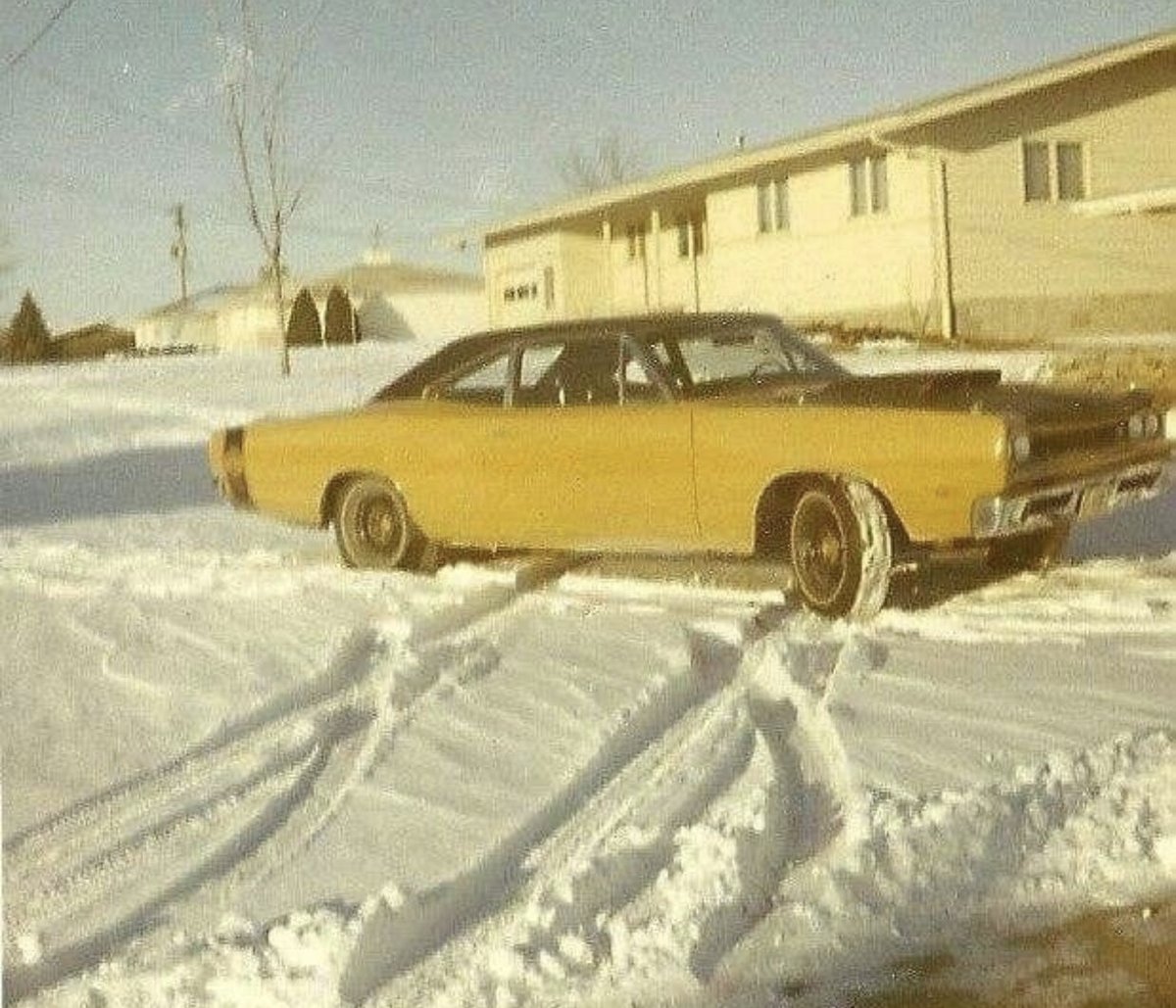 PatD64's tweet photo. 🤩🤩Back-n-Da Day🤩🤩#MoparMonday #EveryDayDriver 🤩🤩 https://t.co/EXsEyUATOp