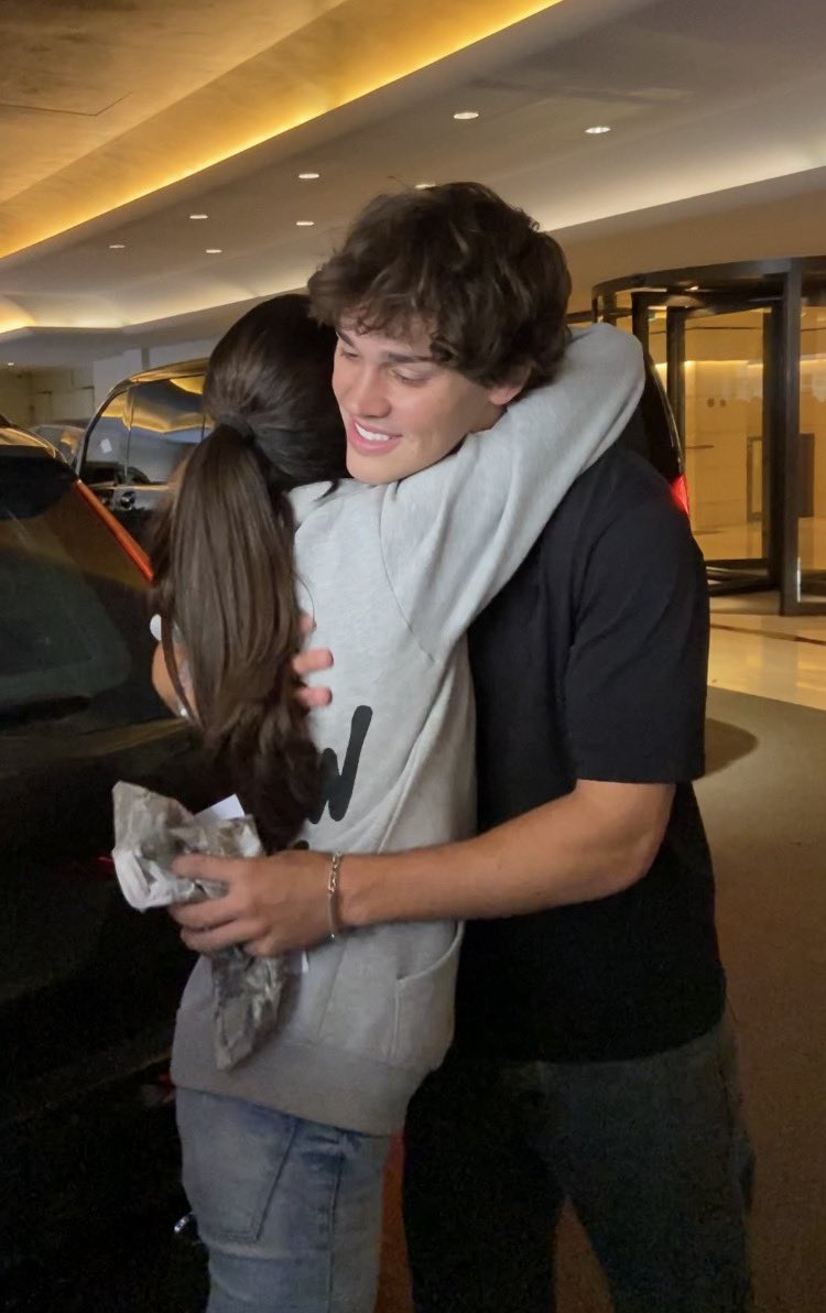Kellyssant's tweet photo. @noahbeck You are an incredible person!! Je t’aime Noah ❤️🥹 Love you so much !! See you soon 💗#noahbeck #paris https://t.co/WmbUYQuuQ6