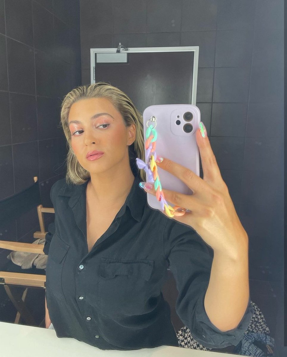 pellyosaa's tweet photo. Queen of mirror's selfies 💅 https://t.co/4LCKYH5MF3