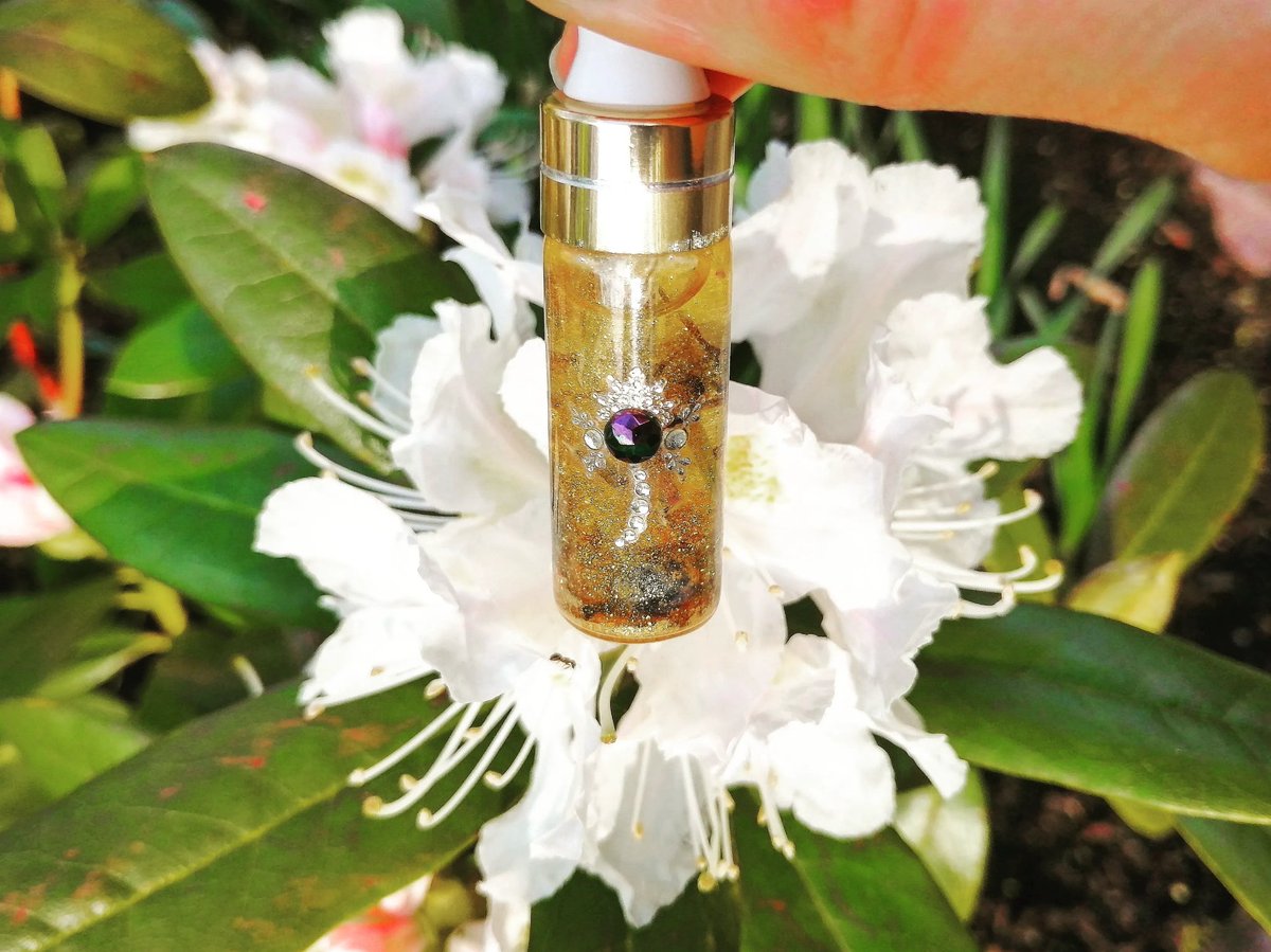 AstraeasC's tweet photo. New Review on Etsy for Sacred Lioness, Kundalini Oil, Fiery Wall of Protection, Money Tree Oil, Astarte's Come To Me Mini Kit and Unf!ck Your Life Oil:

"Wonderful oils and lovely seller! 🌸 Thank you ⭐️💫
🌟🌟🌟🌟🌟"

You're so very welcome! 💜 Always a pleasure! https://t.co/31JwkwG3LX