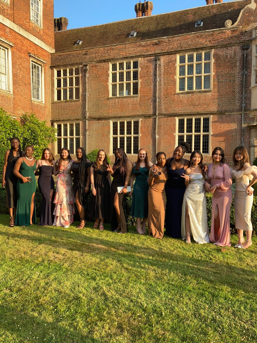 CobhamBoarding's tweet photo. Our beautiful Year 11's at their celebration dinner, it was a lovely evening, and we wish you all the best in your future studies. #ukboardingschool #Boardingweek #boardinglife #studyaboard #friendships https://t.co/MxMBYlTdYB