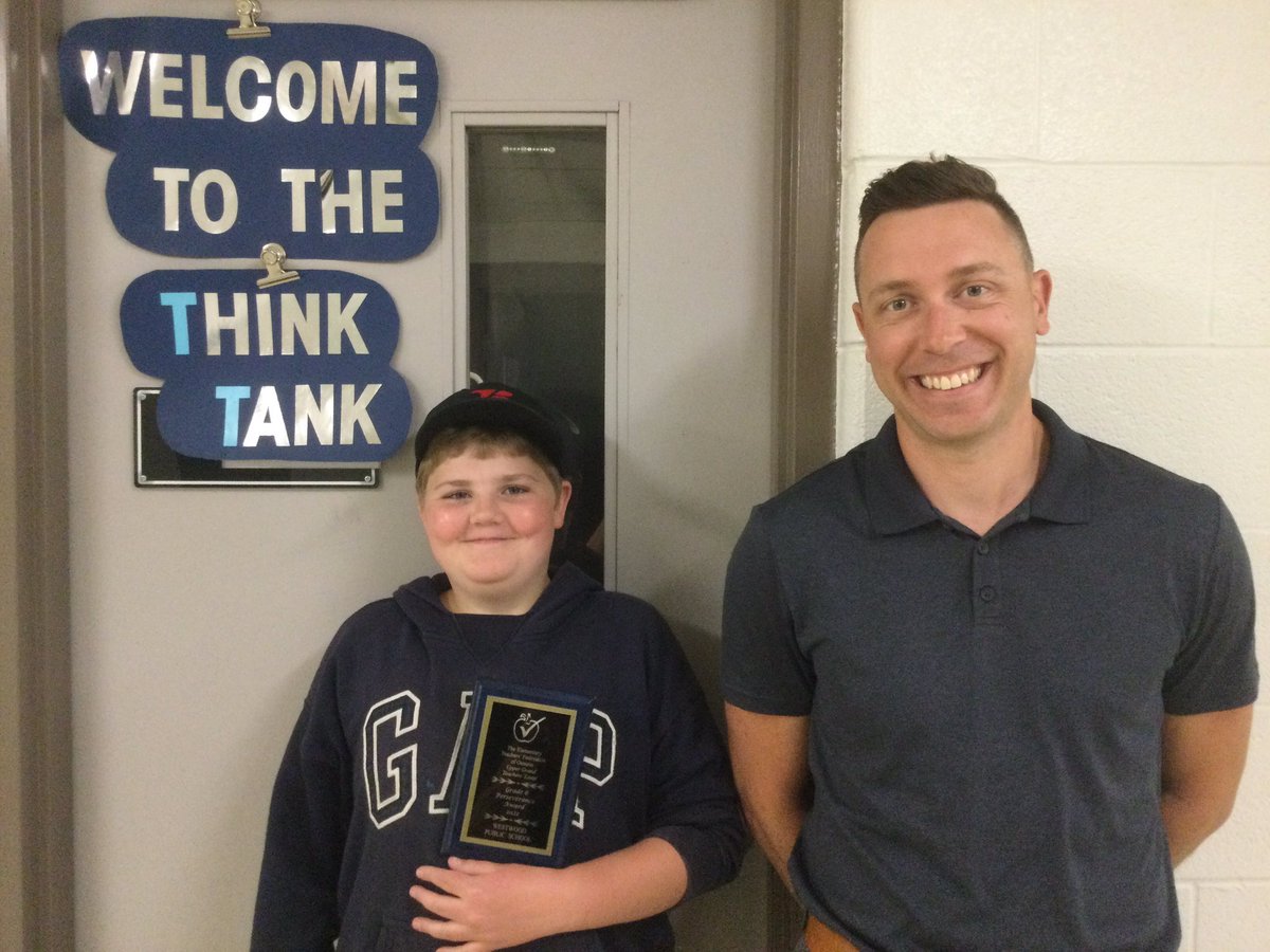 waltonsclass's tweet photo. The 2022 Grade 6, #ETFO #Perseverance award was given to a well deserved student in the Think Tank @WestwoodUGDSB @ugdsb. We are so proud of you. You will move mountains! You can achieve anything you put your mind too!!! Thanks for all you gave to all the students in class! https://t.co/l6wD0rWjTZ