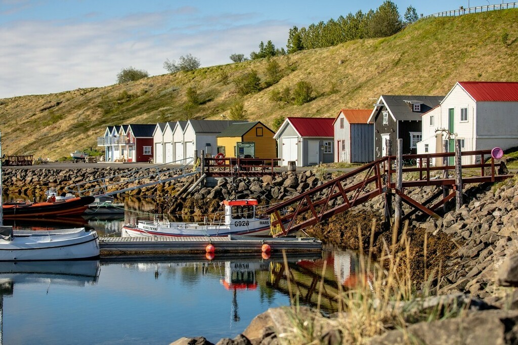NorthIceland's tweet photo. Traveling the @arcticcoastway means leaving the common routes behind you and going off the beaten track to discover some of the most remote places in North Iceland; a unique adventure following 900 km of coastal roads close to the Arctic Circle.
#measur… https://t.co/bTZ235qq8p https://t.co/WceVhcWLmZ