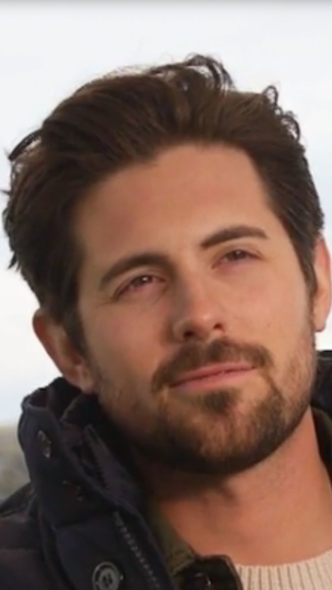 PamelaS89319506's tweet photo. How can you look at this gorgeous face and not love him! Sure have missed him! Can't wait to see @ChrisMcNally_ again on my screen every Sunday night in Hope Valley as our beloved Lucas Bouchard in  #WhenCallsTheHeart 😍🙌❤#Hearties #LucaBeth @hallmarkchannel @SCHeartHome #S10 https://t.co/2bs38t9wzP