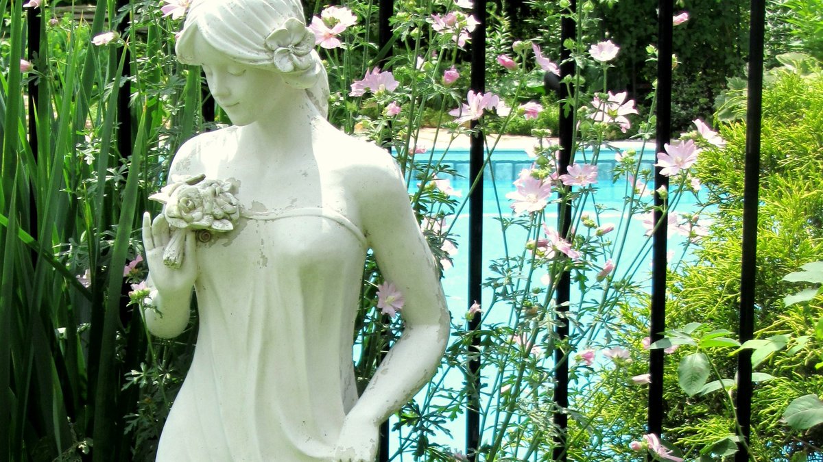 The Secret Garden of Milton Tour will be here in 2 wks - July 10.
Each ticket holder will have the chance to win a $50 gift card from Terra Greenhouse.
Buy Ticket online: …ens-of-milton-tour-2022.eventbrite.ca
Visit nine exclusive private gardens, beautifully maintained in the Milton area.