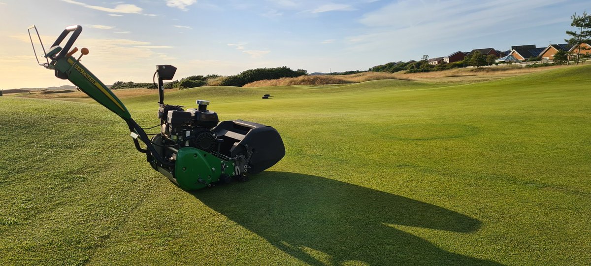 Evening cut @StAnnesOldLinks ready for the @TheOpen final qualifying tomorrow.