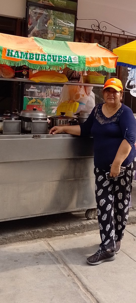 tronkito_67's tweet photo. @anajarav @Rosario_Sasieta 
Ella es mi esposa Vilma y es paciente del @NeoplasicasPeru estamos ofreciendo nuestro carro sanguchero por motivos de salud, si alguien pudiera ayudarnos comprándolo nos puede llamar al 984690295, un retuit por favor, gracias. https://t.co/baCnWh81ze