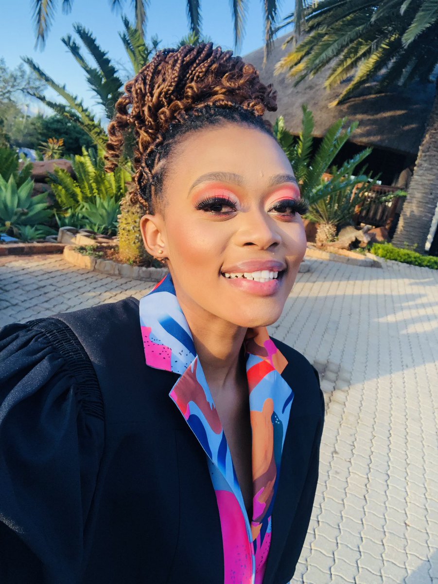 Kosiiey's tweet photo. A degreed hun🎓 

Unspeakable Grace🥹🙏 https://t.co/z1iIDqmj1P
