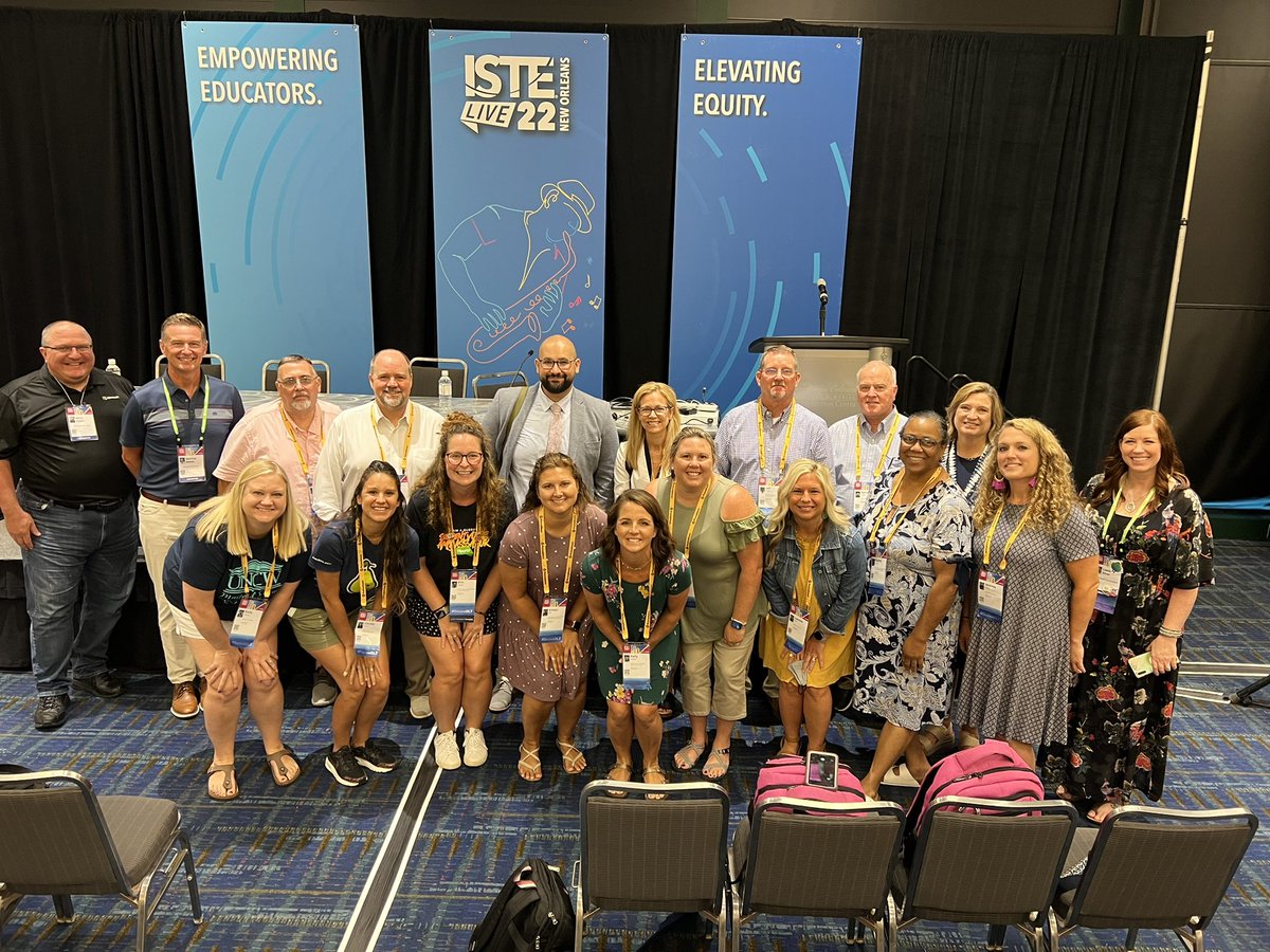 erinjurisich's tweet photo. #OnslowDLT represent! 
@JPOnslow &amp; @ocsdltfdir shared the @OnslowSchools digital transformation story today at #ISTELive and asked an important question: 
“Are we preparing students for OUR PAST, or for THEIR FUTURE?” 
#MicrosoftEDU #MIEExpert #BetterTogether https://t.co/KWGQdGJjrB