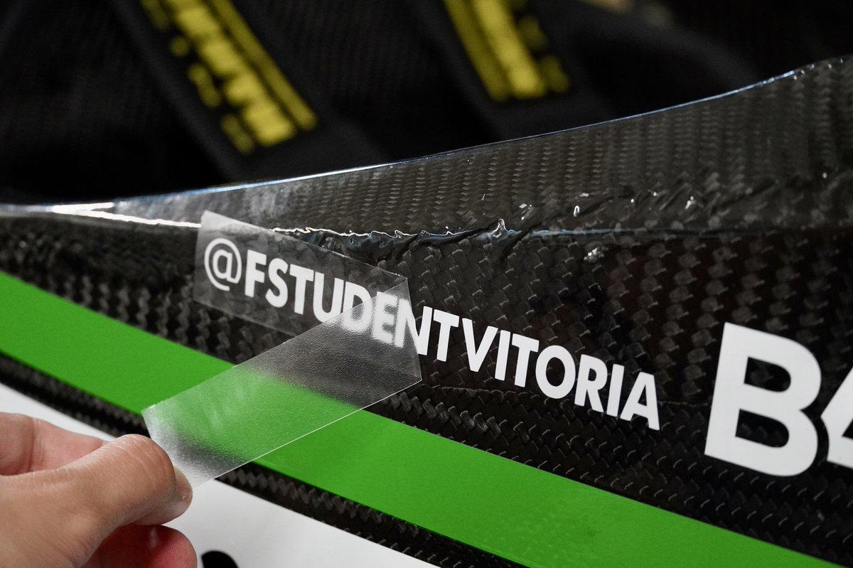 fstudentvitoria's tweet photo. ¡Estamos haciendo algunos retoques en el diseño! Especialmente en el alerón delantero. ¡Pronto podréis verlo!
#fstudent #formulastudent #fsuk #fsgermany #formulastudentteam https://t.co/nBzvaUEUtQ