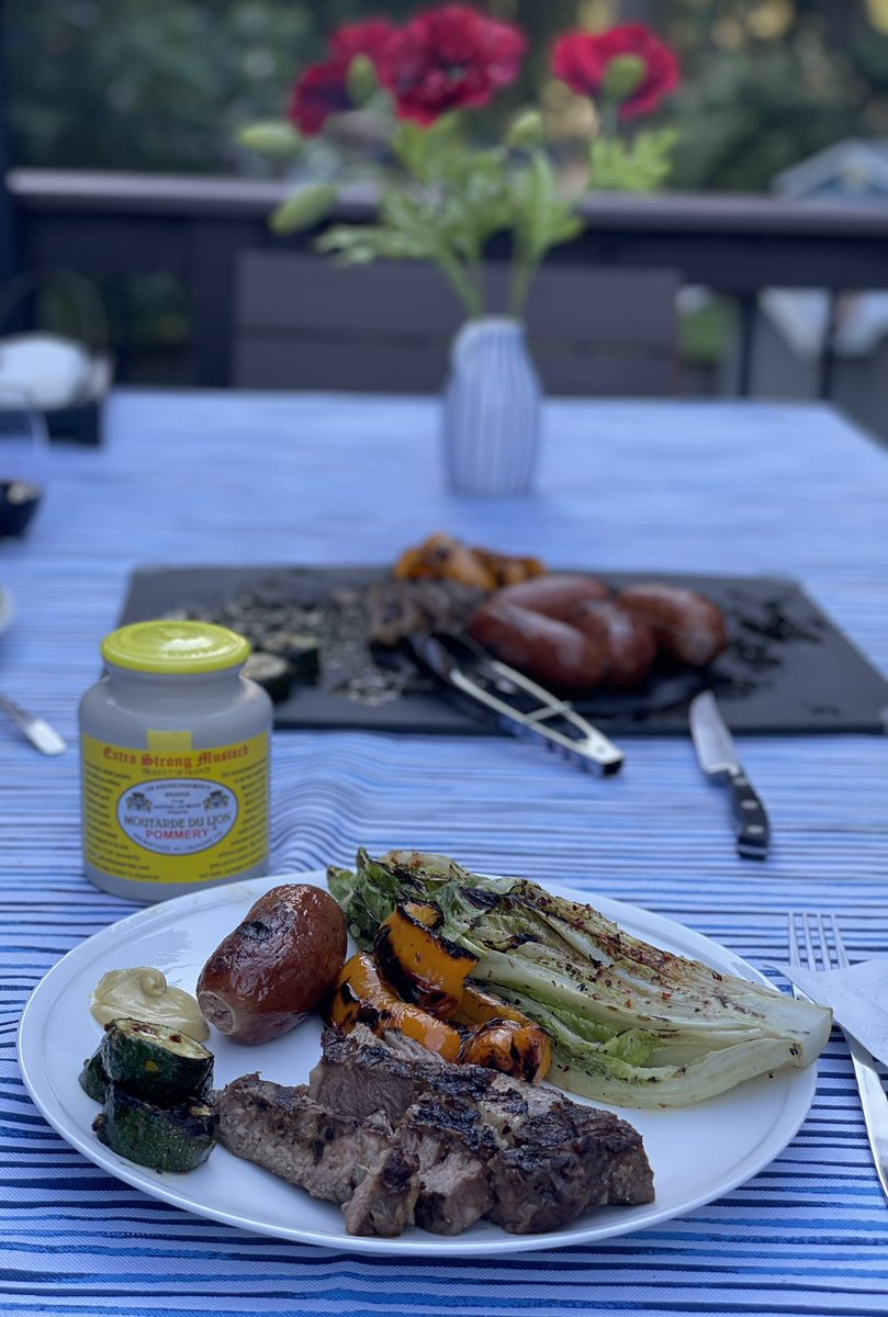 tonightsmeal's tweet photo. Jun 26: Mixed grill platter. Ribeye steak, Slovak style sausages, zucchini, bell pepper, mushrooms, &amp; grilled romaine for caesar salad.
#homecooking #keto #lowcarb #grilling https://t.co/KIdFd9fMgL