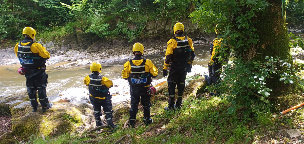 Delivering Day 1 of our Collaborative Water Rescue Technician course with students from @mawwfire and @swpolice working together.