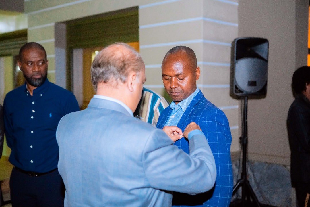 rckgasabo's tweet photo. The Rotarian year is ending on a high note as we introduced 3 new members in presence of @rotary Pres. @Shekhar_Rotary &amp; wife Rashi during a home hospitality given by @Malic_Kalima, Pres. @rc_kglmontjali.
Welcome to the family @SFidens @RusikaSEmmanuel &amp; Darelle #ServiceAboveSelf https://t.co/mtuUaGrGsI