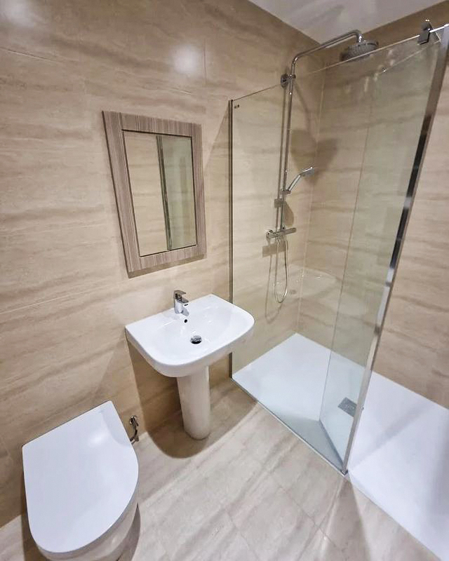 romanltd's tweet photo. A pristine installation and design! Beautiful work on a super accessible shower and bathroom ensuite by @phsbathrooms for the client's requirements.
Link to our Select Wetroom Solutions | https://t.co/xroteb9fl3
#bathroomdesign #showerinstallation #bathroomstyle #interiordesign https://t.co/Gqq9XpIkjR