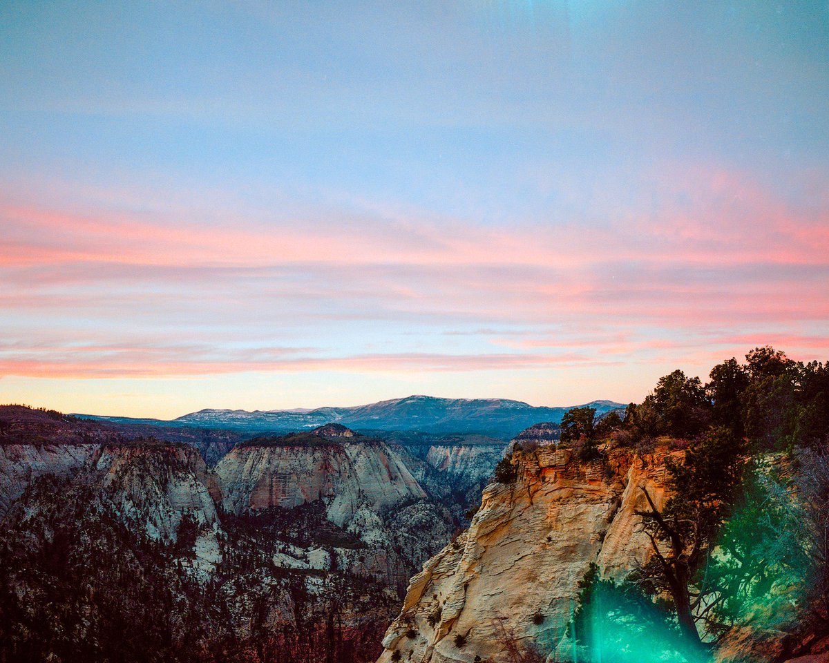 nev_in_color's tweet photo. sunsets on film 🎞 https://t.co/yfn5IeHafo