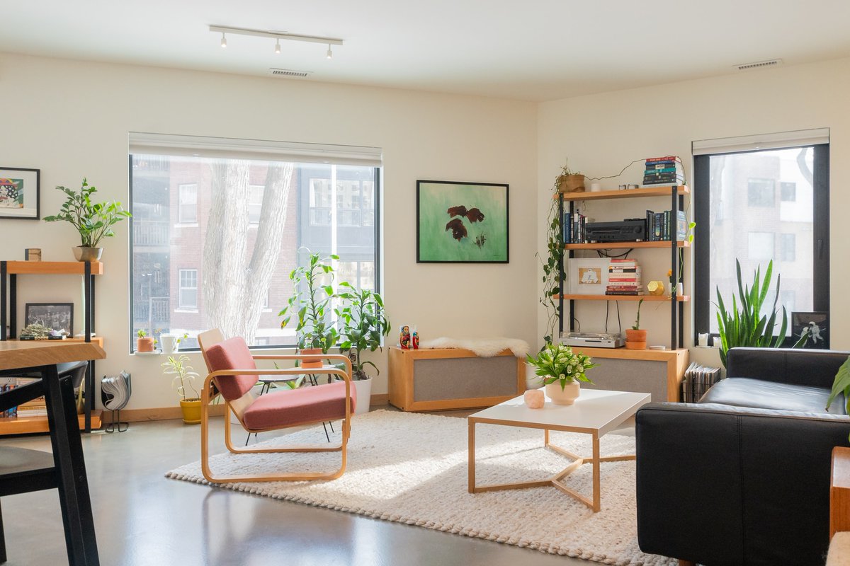 realestatecom21's tweet photo. In today's softening real estate market, you're likely to see more homes with a 'contingetn' status. Learn what the difference is between contingent vs. under contract. #themoreyouknow #contingent #pending

https://t.co/gAuj0aKvPy https://t.co/5RWnVF56rg