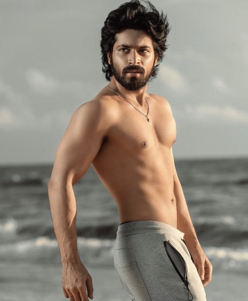 HotMenworldz's tweet photo. 👉https://t.co/y0H9qsjB0Y
🎬: Harish Kalyan https://t.co/C0sI4QndU6