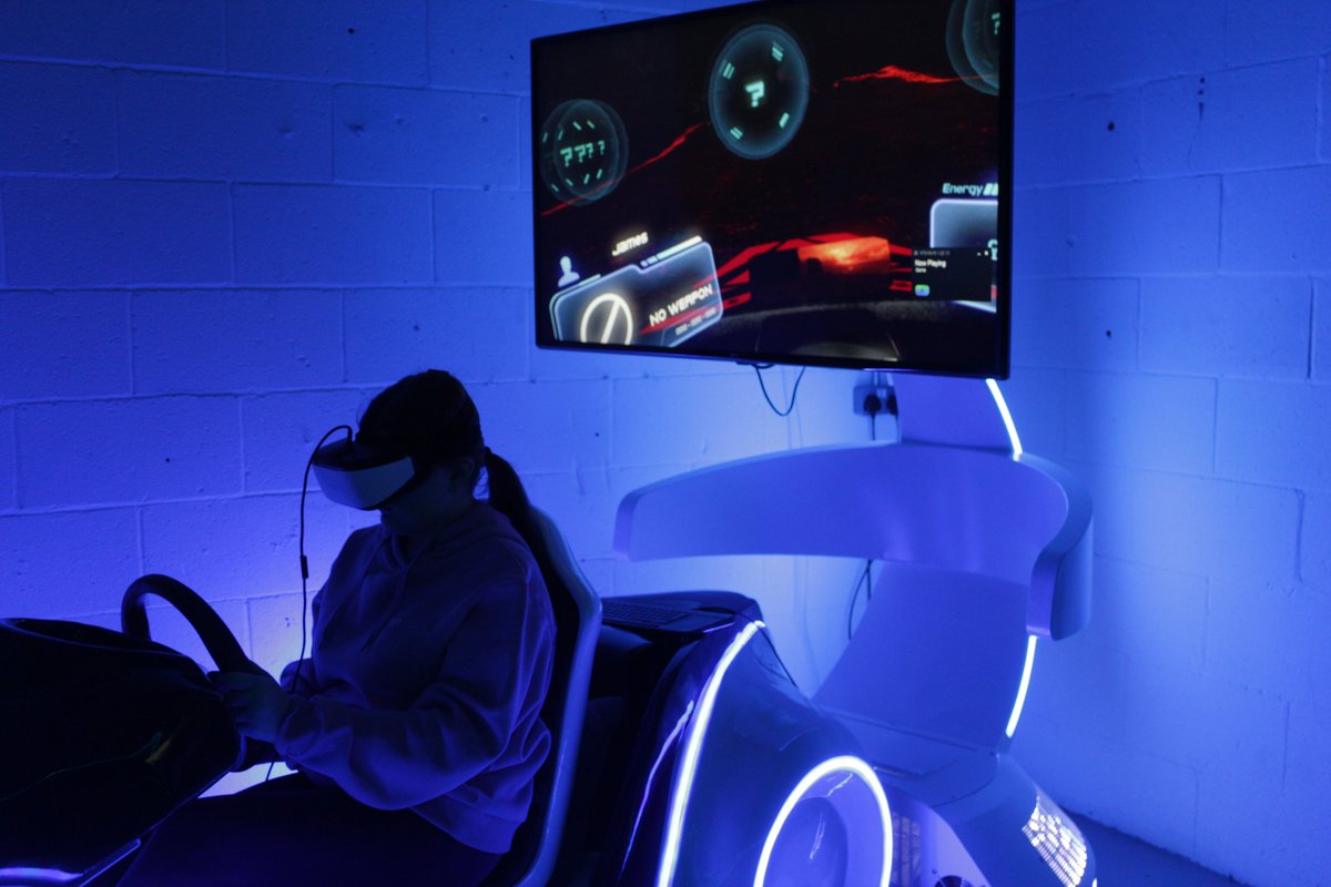 NDEvertonValley's tweet photo. Some of our Year 7 students enjoyed a rewarding trip to @VR_HERE_ this morning! Lots of fun had by all 😁 #openingminds #VR #Technology https://t.co/dPum6JyMTM