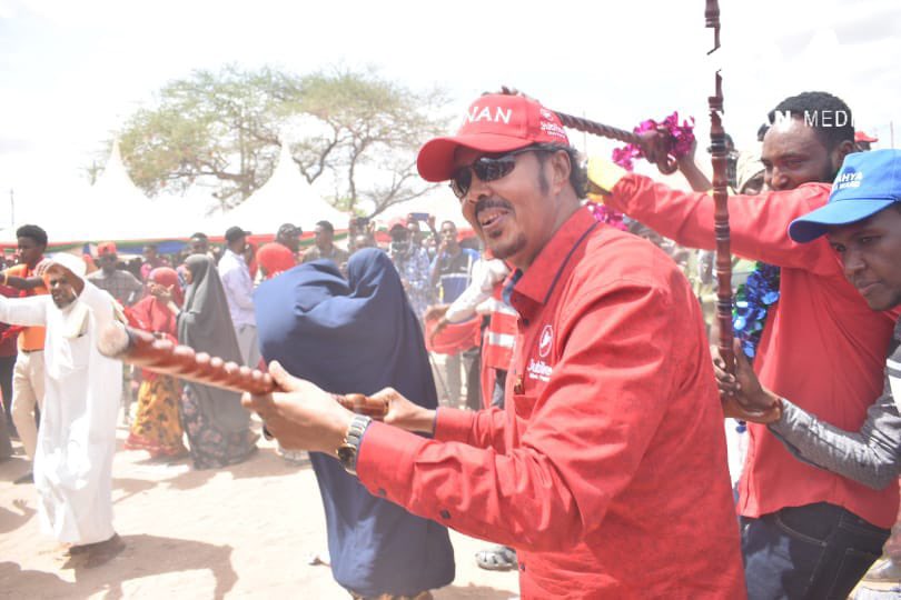 HonAdanKeynan's tweet photo. Many thanks to the people of Griftu for the most colourful reception.
 
I believe our strategic partnership will bear fruit in realizing the footprints of socioeconomic support for the people and the community. https://t.co/oEdz4CrDxi