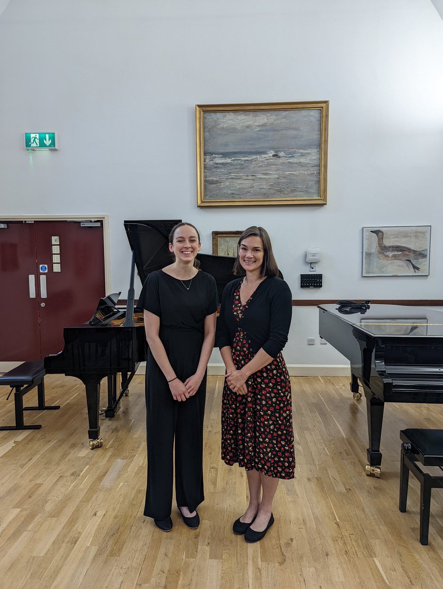 RWCMDwoodwind's tweet photo. Congratulations to Tamara Sullivan, winner of the @RWCMD @HowarthofLondon Double Reed Prize 2022 with a performance of Britten Temporal Variations that hugely impressed our adjudicator Llinos Owen. Bassoonist Matthew Harrison (2nd right) was awarded a Commendation. @BDRSoc https://t.co/1ztPat2KRe