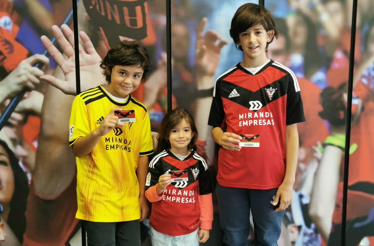 CDMirandes's tweet photo. 🪪➕👕 Algunos ya forman parte del 𝗣𝗟𝗔𝗡 22/23 ❤️🖤☺️👏🏻
¿Quién más se suma? ➕💪🏻
➡️ https://t.co/A7Iub7bN4I
#SúmateAlPlan
#ConVdeValiente https://t.co/a8hVcZ3Mwe