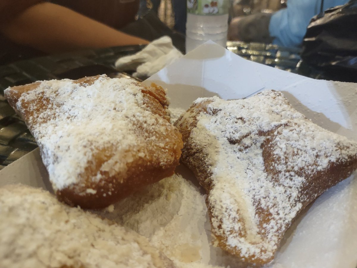 Hernandez Reading Heroes tweet media