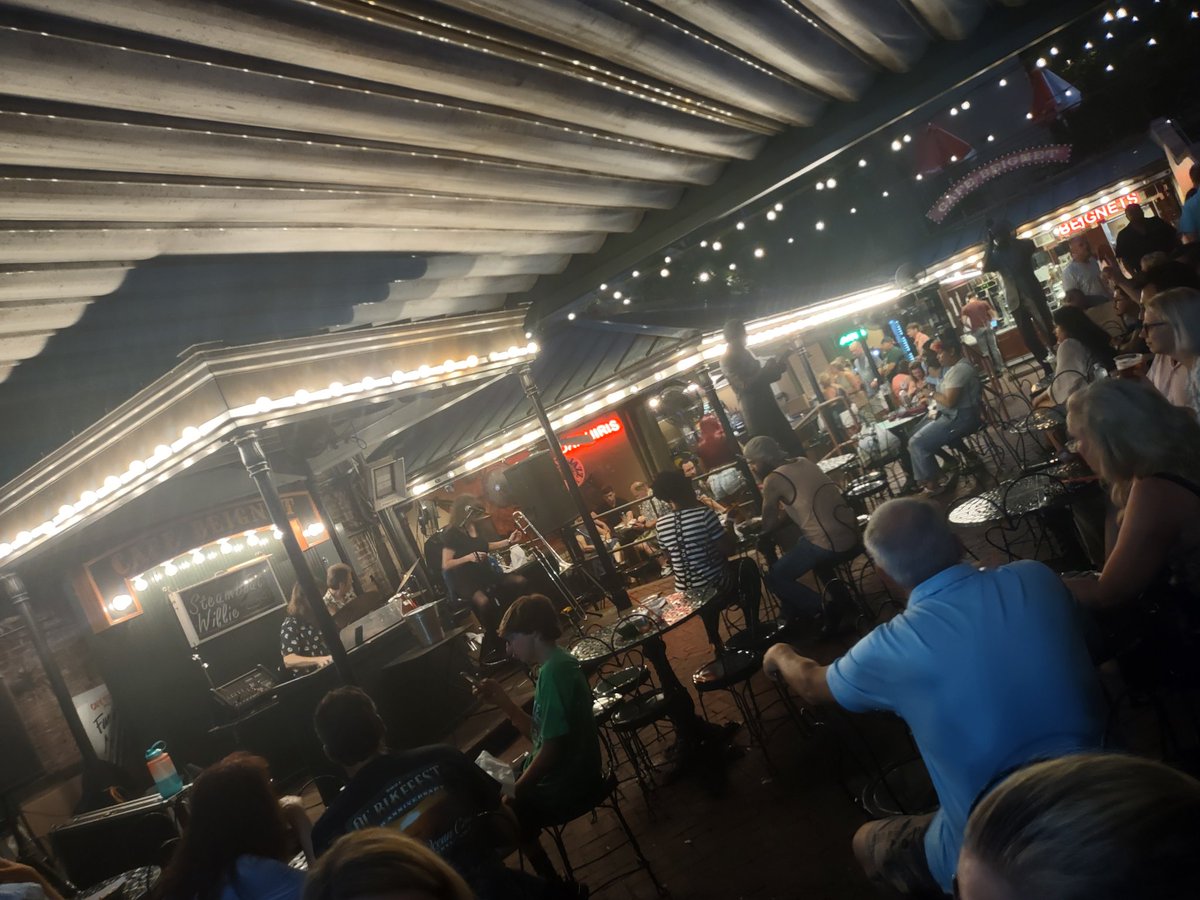 Hernandez Reading Heroes tweet media