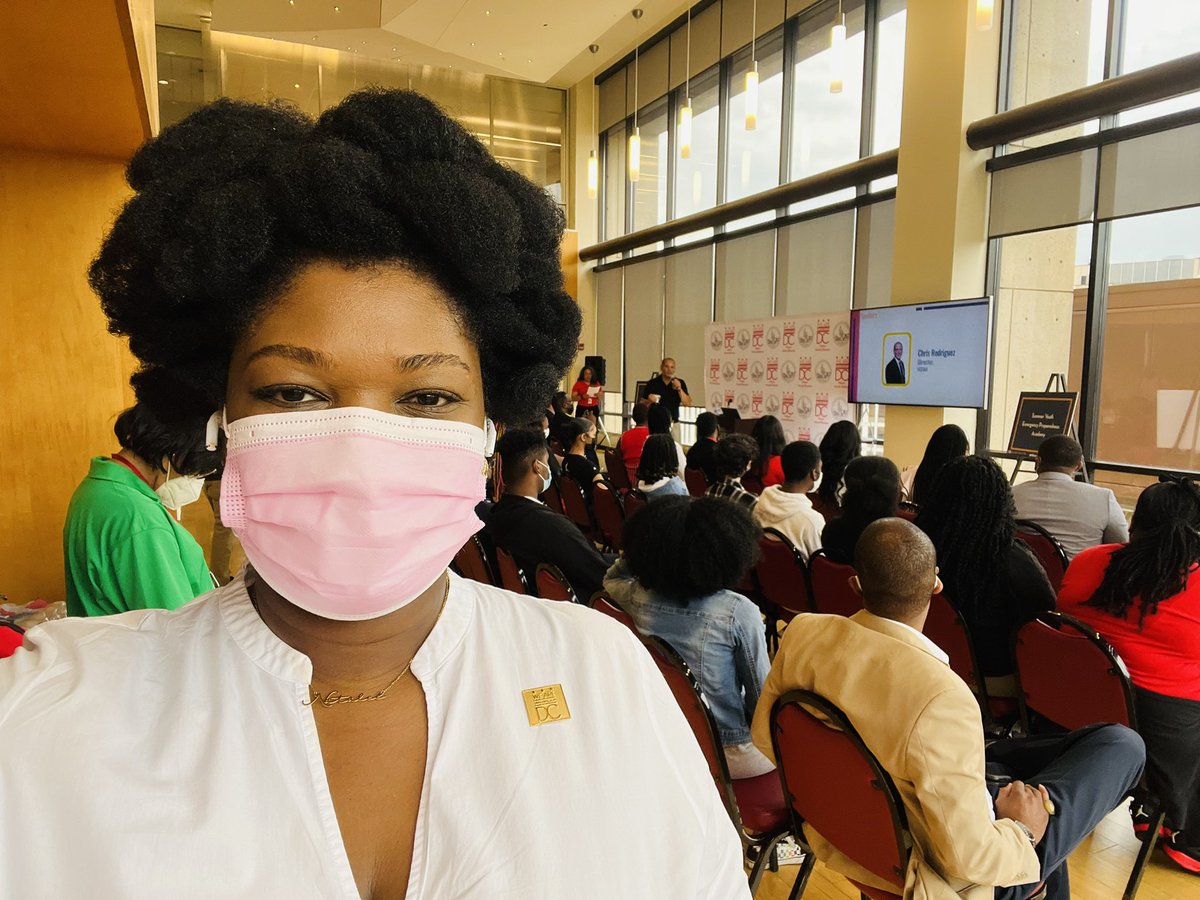 MOCCADC's tweet photo. One of the best programs for young #Washingtonians, is @MayorBowser #SummerYouthEmploymentProgram. My first job at the age of 13 was under Mayor Barry SYEP; it changed my life. Thank you @MayorBowser @ServeDC & @udc_edu for continuing this great legacy!! #TeamMOCA https://t.co/HyvduQhRDF
