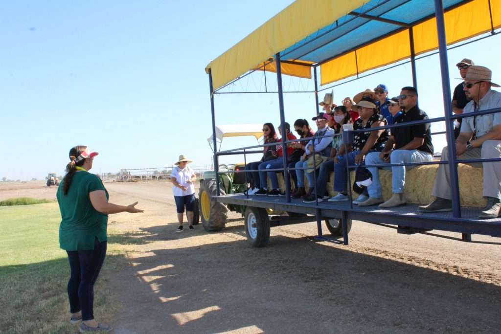 Teachers, principals, child nutritionists, and others were able to see firsthand what the <a href="/UCANRDREC/">UC Desert Research</a> does and has to offer the students of the Imperial Valley at its first Farm to School conference last week. holtvilletribune.com/2022/06/23/far…