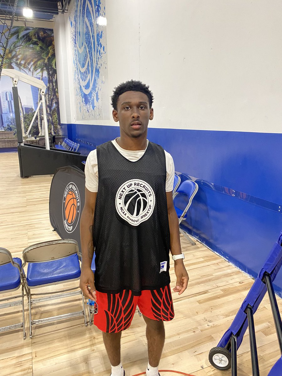 2024 5’10 G Lee’Twon Bray (<a href="/leetwizzle/">LeeTwizzle</a>) of Louisville Doss (KY) / <a href="/Amateur2Pro_/">A2P</a> put on a show at our Elite Exposure Camp this past weekend. Averaged 20+ PPG &amp; made a ton of plays for his teammates as well! This is a sleeper in Kentucky 📈 #NextUp