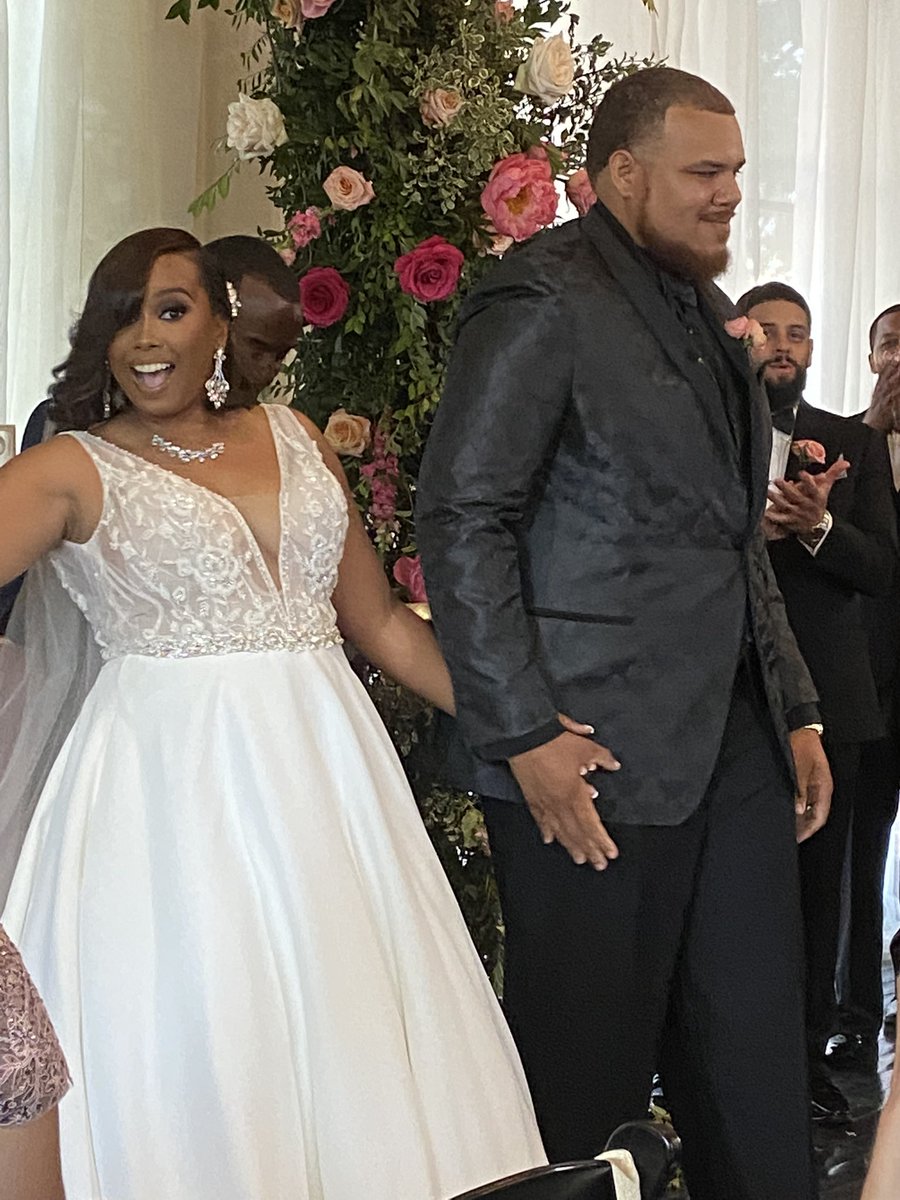 MrsWilson_CWE's tweet photo. Still basking in the beauty &amp; joy of our wedding day! Here’s a few more photos just because 💍🤍 #teacheroffduty #summerwedding #justmarried https://t.co/5D66CN4h9e
