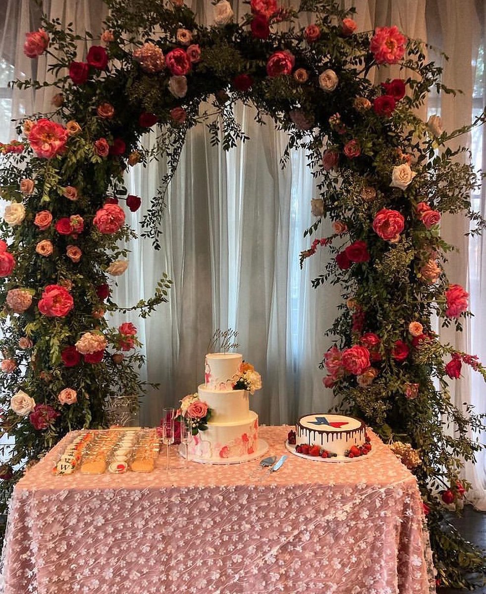 Still basking in the beauty &amp; joy of our wedding day! Here’s a few more photos just because 💍🤍 #teacheroffduty #summerwedding #justmarried