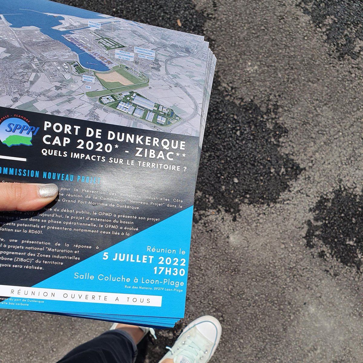 SPPPI_COF's tweet photo. ✌ 5 km à pied, ça use ça use
L'équipe du @SPPPI_COF a chaussé ses baskets pour distribuer des flyers.
Réunion Publique le 5 juillet 2022 à 17h30
Projet du Grand Port Maritime de Dunkerque #CAP2020 https://t.co/KnAa1YnsEG