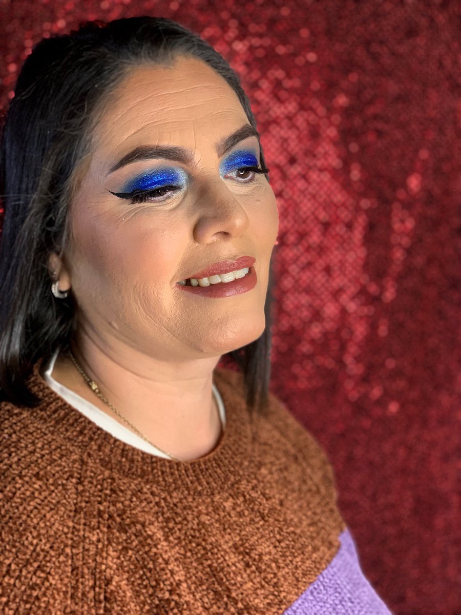 Luzparedesmake's tweet photo. 𝔸  ℤ  𝕌  𝕃 💙💙
*
*
Smokey azul con glitter 
Turnos disponibles reserva el tuyo!
0984306480📲
Fdo de la Mora zona sur 📍🇵🇾
#makeup #makeupartist #makeuptutorial #makeuplooks #maquillaje #maquillajeojos #smokeyeye #smokeyglam https://t.co/sV4AyKhv9D