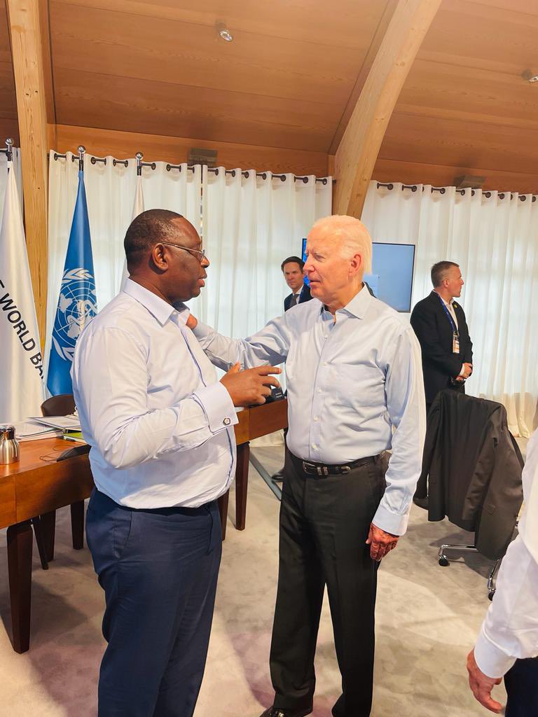 Macky_Sall's tweet photo. J’apprécie également les soutiens à mon plaidoyer pour l’octroi d’un siège à l’Union africaine au sein du #G20 pour une meilleure prise en charge des intérêts du continent qui compte plus de 1,3 milliard d’habitants et un pib cumulé de plus de 2600 millards de dollars. https://t.co/cOdZV5ubXU