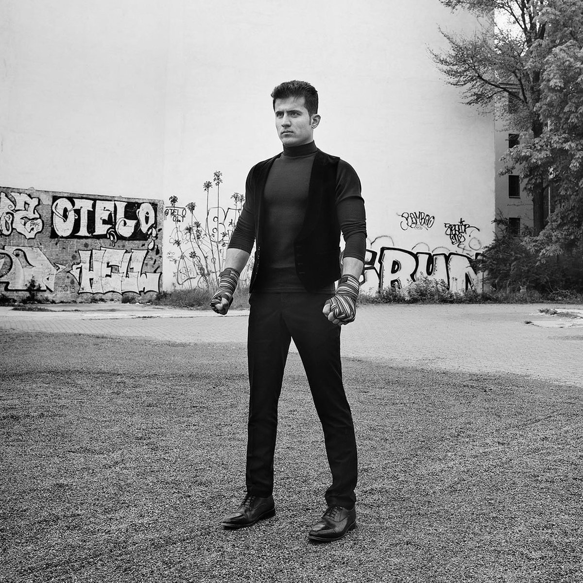 Thank you!! - We’ve just hit 90% of our funding goal for my ‘Fear &amp; Dreams‘ 📕book Kickstarter! Less that 2 Days left! Let’s keep it going! 😉

kickstarter.com/projects/feara…

Explore young migrant and refugee stories through timeless portraits and candid interviews.