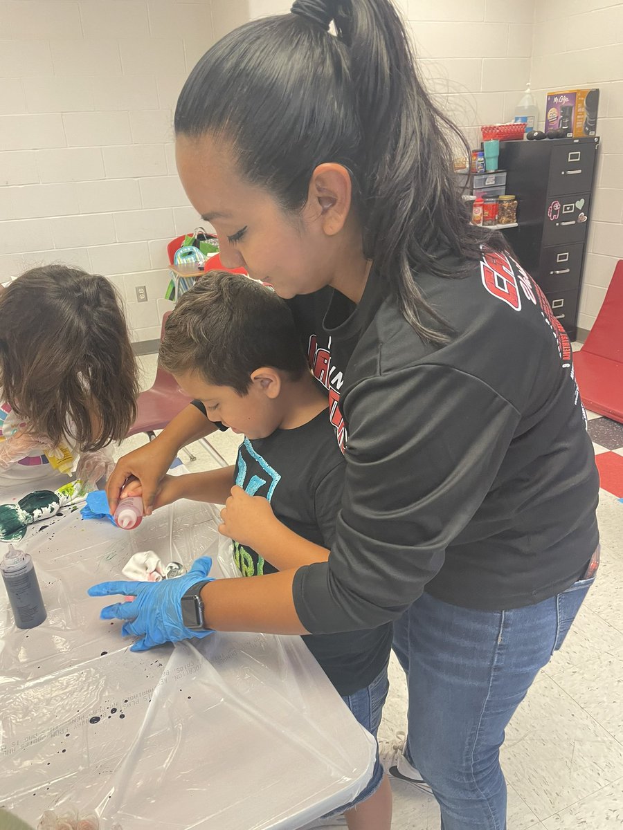 MichaelGarza3's tweet photo. @HCISDCurriculum @HarlingenCISD @MATrevino_13 ESY students creating their own tie-dye shirts!!! https://t.co/YuCFeMs6BE