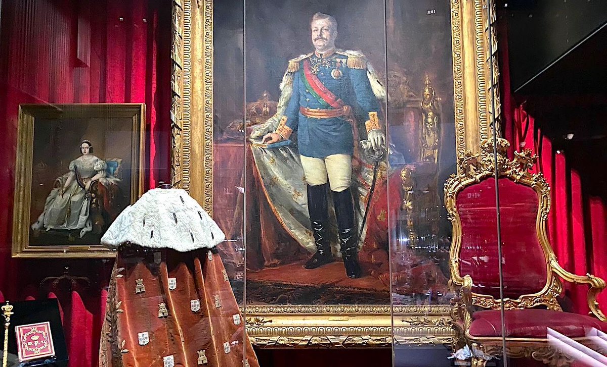 PortugalCNFDTL's tweet photo. Portugal’s crown jewels are now on display in the new Royal Treasury Museum in Lisbon.  One of the largest safes in the world was created to house the gems, decorations, silver dinnerware, coins, gold nuggets and more. Read: https://t.co/S9YrvmnO8X #lisbon #portugal https://t.co/tYEV5FoIEI