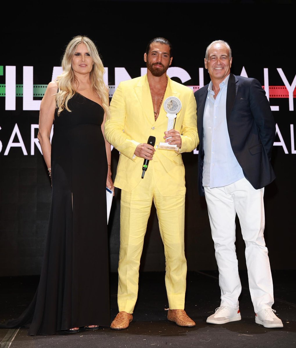 YamanManiaPl's tweet photo. Posted @withregram •
#tizianarocca #canyaman sul palco del #FilmingItalySardegnaFestival premiato dal Country Manager @disneyitalia #DanielFrigo per il suo impegno sociale con la sua associazione #CanYamanForChildren
#DisneyItalia #FilmingItaly #FISF22
#YamanManiaPL 🇵🇱 https://t.co/Eiikl9Y9YS