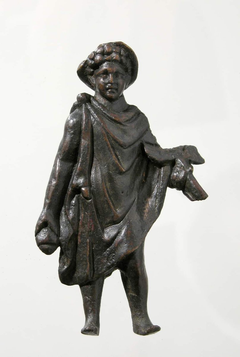 MuseoArcheoVene's tweet photo. Eighth challenge⚔
This week you will have to choose your favourite between two statuettes depicting the god Hermes (or Mercury).
⏩https://t.co/Lw0Bp7Nnrb
Which bronze do you prefer? Poll in the first comment ⬇️⬇️⬇️ https://t.co/Ibg7ahayeG