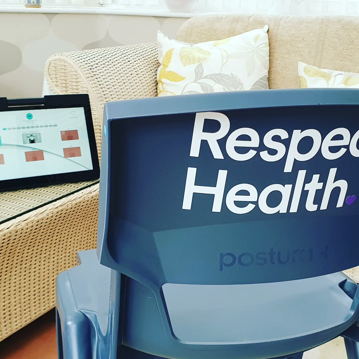 RspctHealth's tweet photo. We're off! Our first lot of patients are on the programme ready to kick start their health &amp; set about tackling their symptoms. We had a great first day sharing this innovative scheme with some local Salford residents

@nhssalfordccg #salford #nhs #exercisetherapy https://t.co/Q08LvVabqw