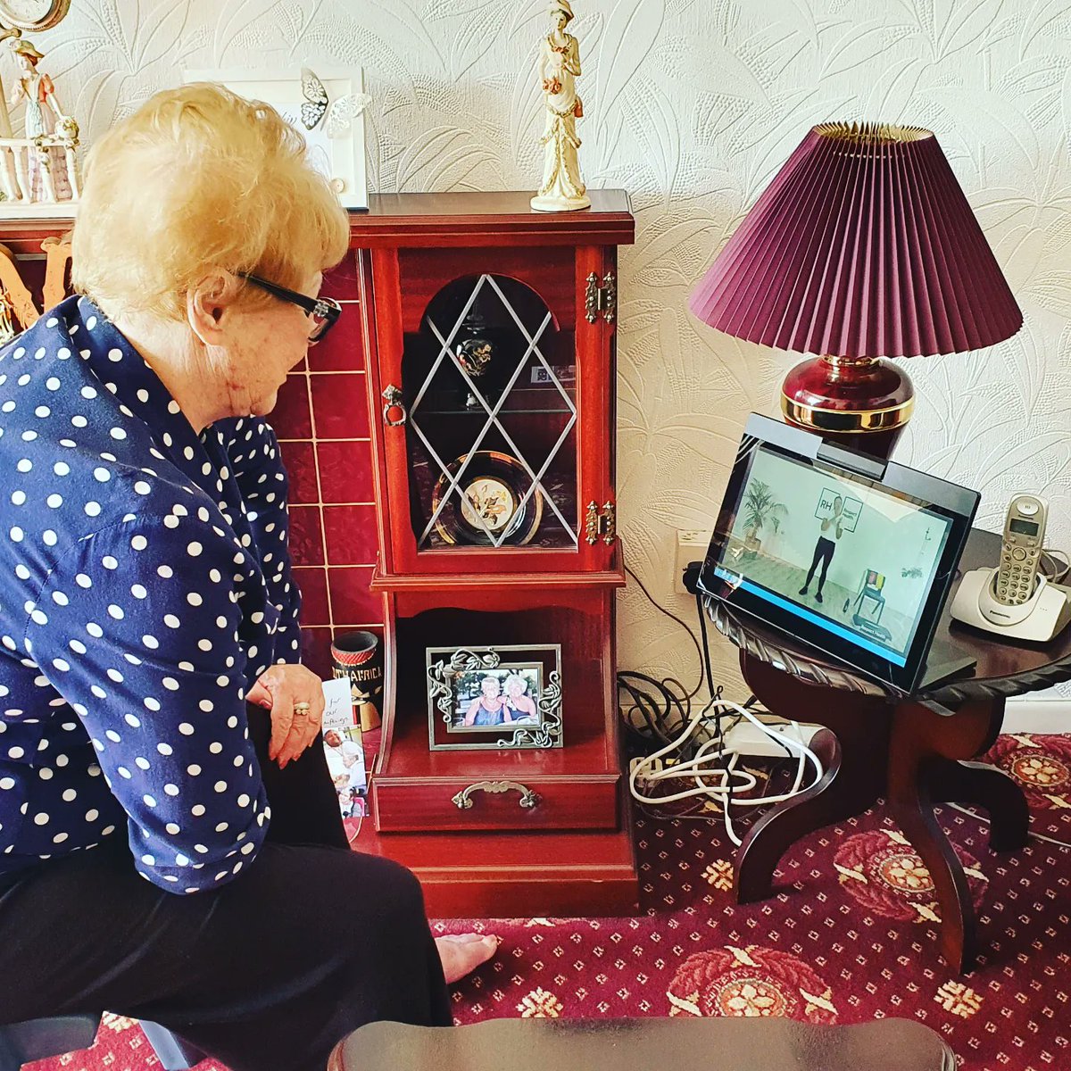 RspctHealth's tweet photo. We're off! Our first lot of patients are on the programme ready to kick start their health &amp; set about tackling their symptoms. We had a great first day sharing this innovative scheme with some local Salford residents

@nhssalfordccg #salford #nhs #exercisetherapy https://t.co/Q08LvVabqw