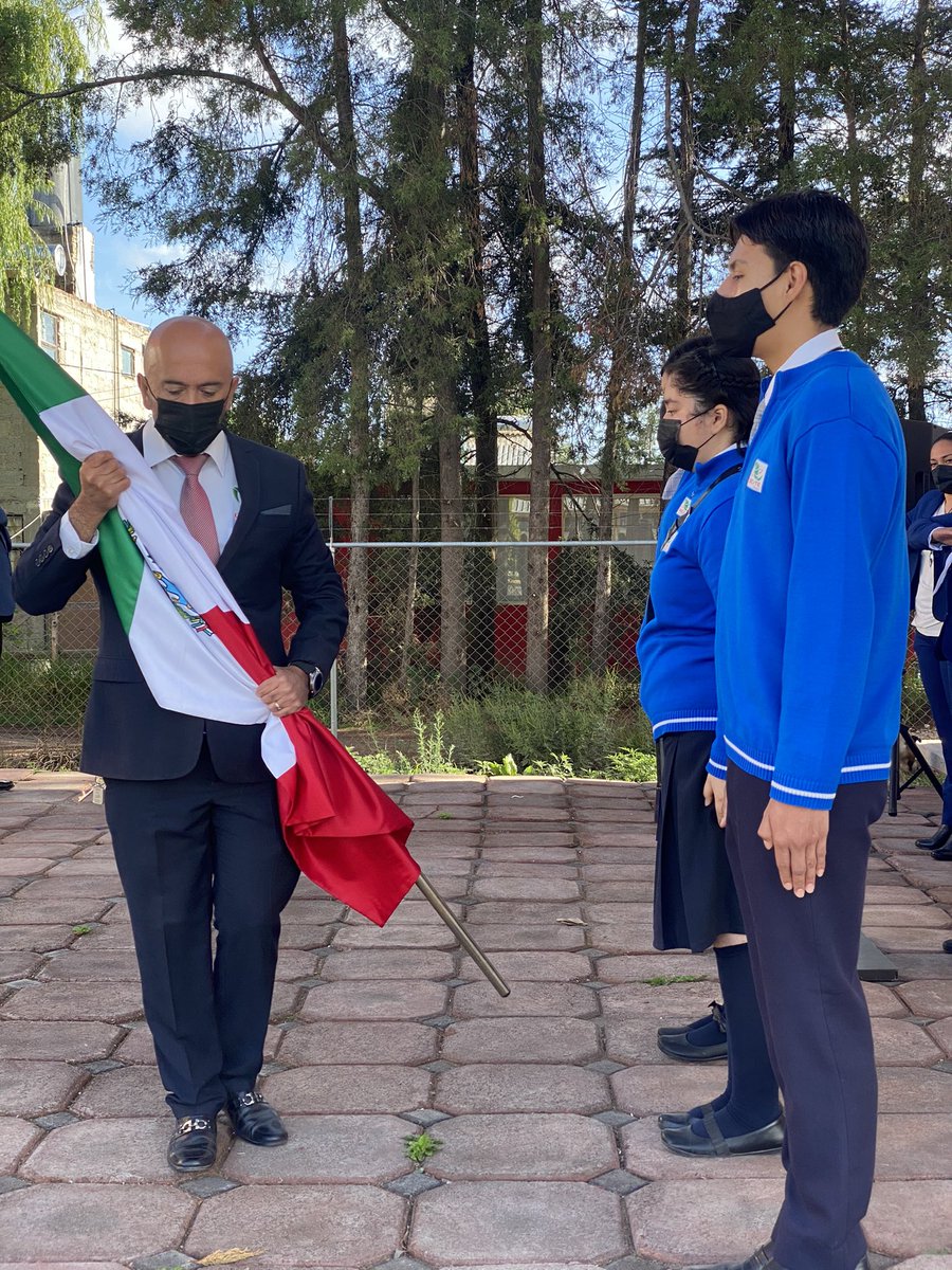 cecytehtulanvin's tweet photo. Se llevó a cabo el último programa cívico en nuestras instalaciones, en esta ocasión a cargo de personal de apoyo y asistencia a la educación. 

@CECyTEHidalgo https://t.co/85VDd14Ppr