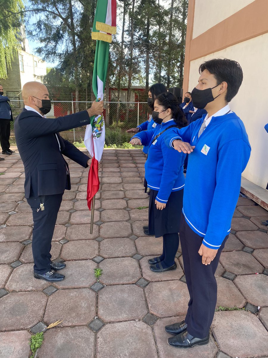 cecytehtulanvin's tweet photo. Se llevó a cabo el último programa cívico en nuestras instalaciones, en esta ocasión a cargo de personal de apoyo y asistencia a la educación. 

@CECyTEHidalgo https://t.co/85VDd14Ppr
