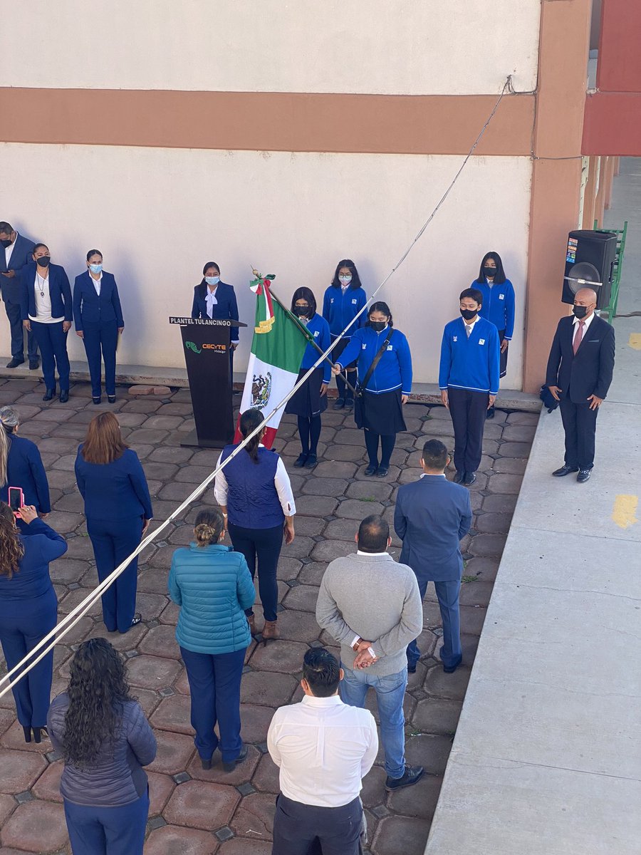 cecytehtulanvin's tweet photo. Se llevó a cabo el último programa cívico en nuestras instalaciones, en esta ocasión a cargo de personal de apoyo y asistencia a la educación. 

@CECyTEHidalgo https://t.co/85VDd14Ppr